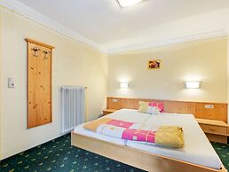 Studio in Saalbach Near Ski Slopes