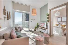 Cozy 1BR with balcony sea view