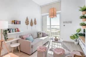 Cozy 1BR with balcony sea view