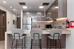 1BR view in a luxurious home