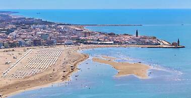 Sea-view Apartment in Caorle for 5