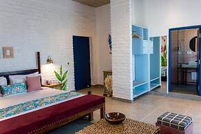 Casa Blanca LakeCity