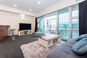 Waterfront Seaview Apt Hotel