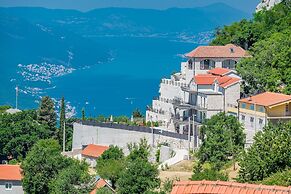 VILLA MILENA