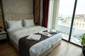 Linda Port Hotel