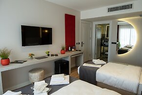 Linda Port Hotel