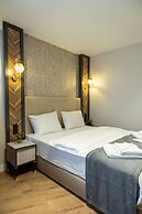 Linda Port Hotel
