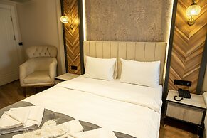 Linda Port Hotel