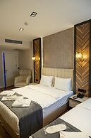 Linda Port Hotel