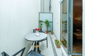 Freya Hotel