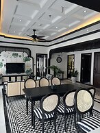 MERCY EMERALD HOTEL