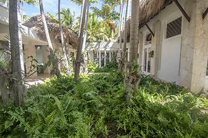 Ocean Front Luxury Villa in Golf and Beach Resort