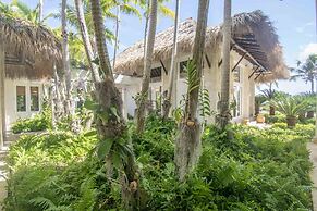 Ocean Front Luxury Villa in Golf and Beach Resort