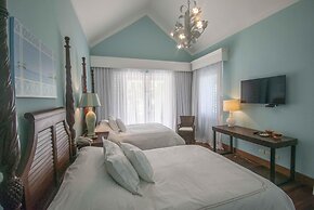 Ocean Front Luxury Villa in Golf and Beach Resort