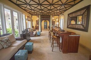 Ocean Front Luxury Villa in Golf and Beach Resort