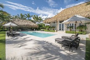 Ocean Front Luxury Villa in Golf and Beach Resort