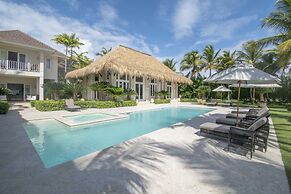 Ocean Front Luxury Villa in Golf and Beach Resort