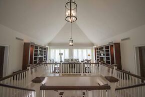 Ocean Front Luxury Villa in Golf and Beach Resort