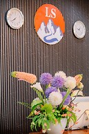 Lisha roungnakhone hotel