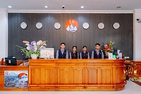 Lisha roungnakhone hotel