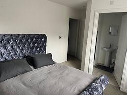 Remarkable 3-bed House in Wirral