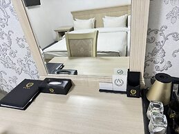ALEXANDER HOTEL