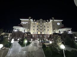 ALEXANDER HOTEL