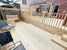 The Serene Stays Sleeps 6 With Garden