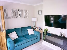 The Serene Stays Sleeps 6 With Garden