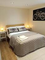 Charming 2-bed Apartment in Birmingham