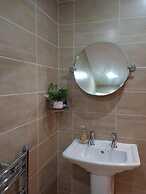 Charming 2-bed Apartment in Birmingham