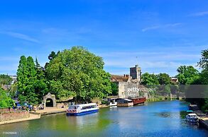 Luxurious 2-bed Apartment in Maidstone Kent