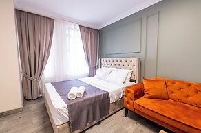 The Royal Luxury Hotel