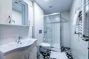 The Royal Luxury Hotel