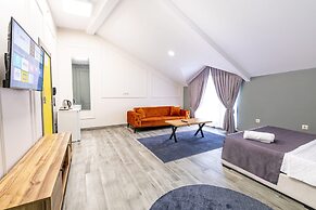 The Royal Luxury Hotel