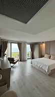 The Deck Otel