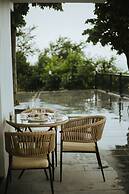 The Deck Otel