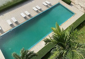 Lisha Grand Riverside Hotel