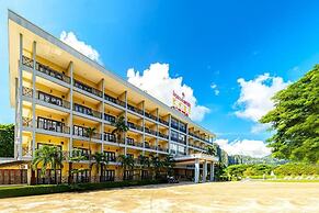 Lisha Grand Riverside Hotel