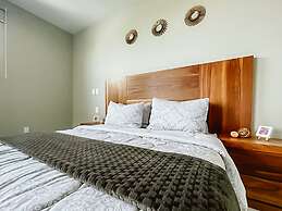 Level luxury condos