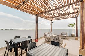 Level luxury condos