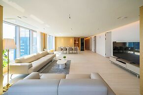 BOOKING THE BAY