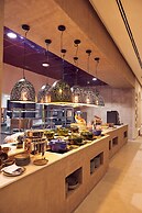 Bab Al Nojoum Bateen Liwa