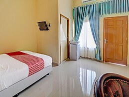 OYO 90945 Arizon Kost