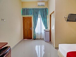 OYO 90945 Arizon Kost