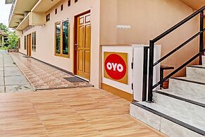 OYO 90945 Arizon Kost