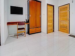 OYO 92057 Reny Kost Syariah