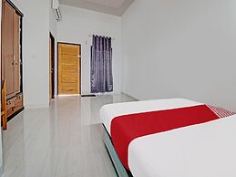 OYO 92057 Reny Kost Syariah