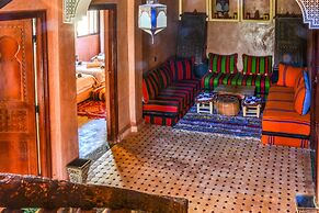 Room-authentic and Pittoresque Room for