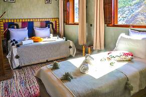 Room-authentic and Pittoresque Room for